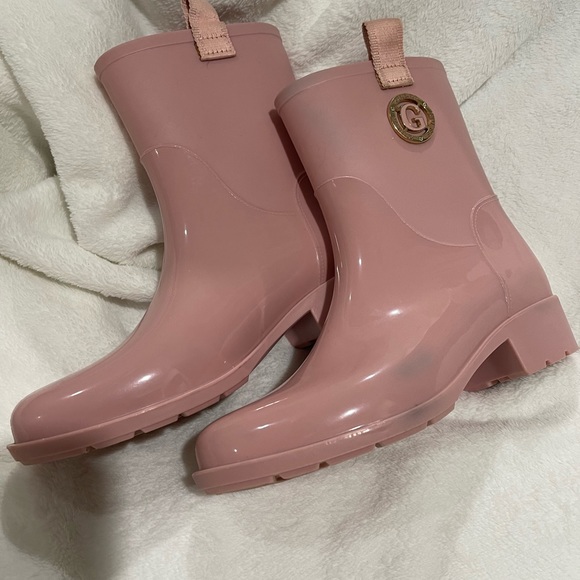 💥💥🐣Pink Guess Rain Boots🐥 - Picture 5 of 8